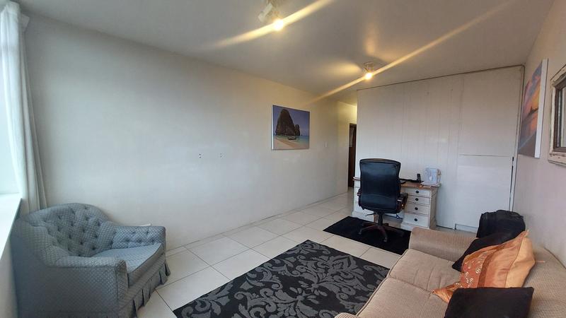 1 Bedroom Property for Sale in Loevenstein Western Cape